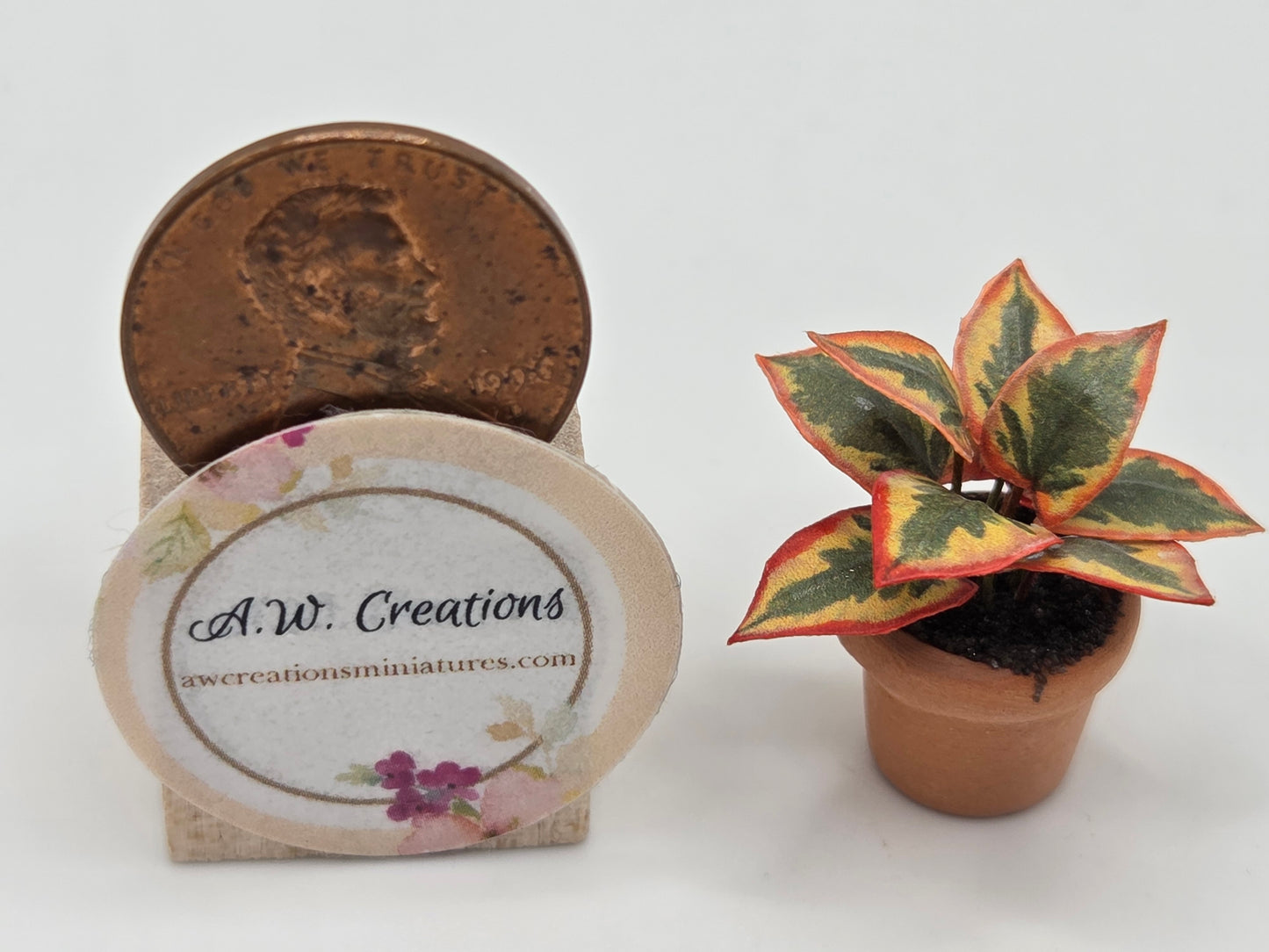 Small Plant 15mm Pot - Yellow, Green & Red Leaf