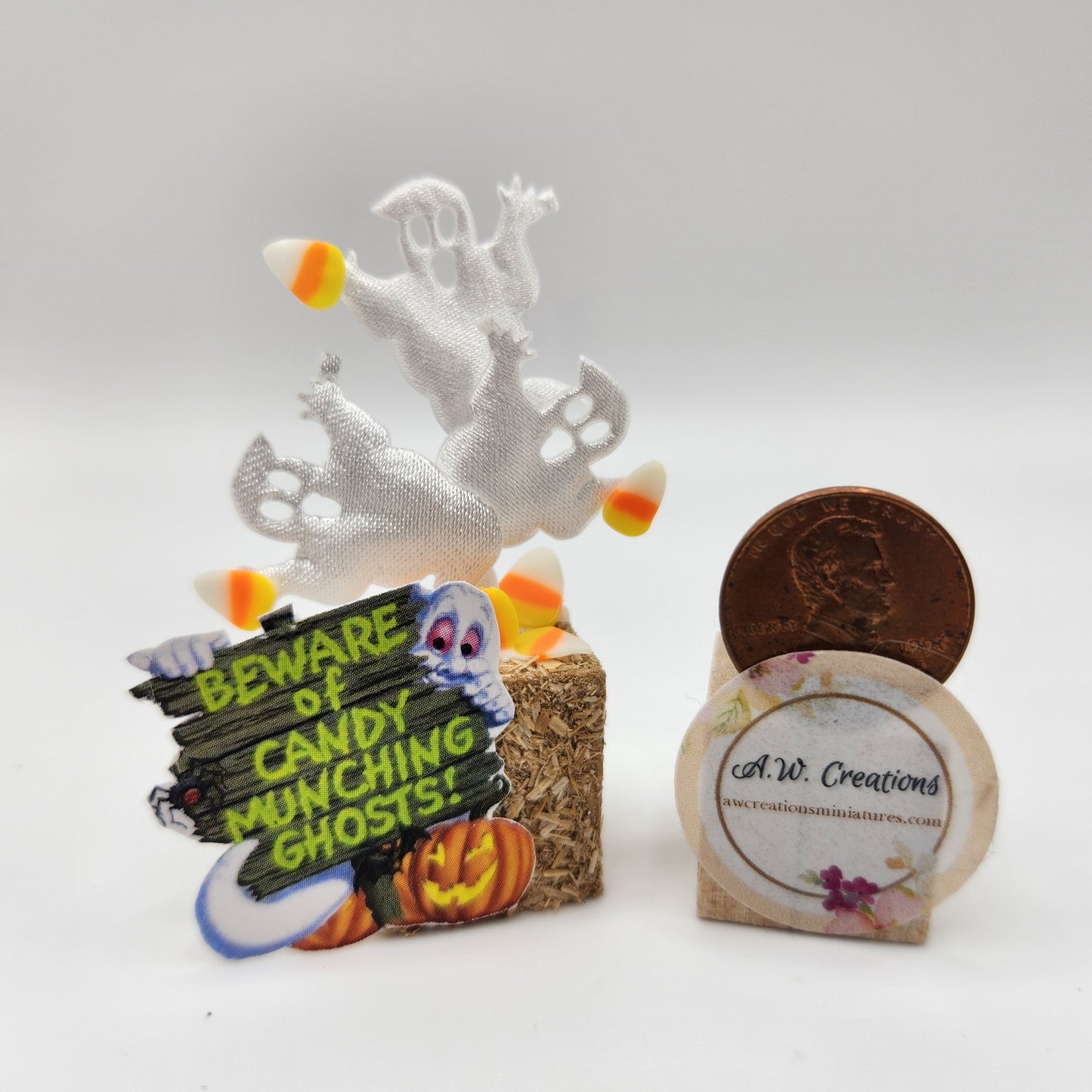 Candy Munching Ghosts Decor