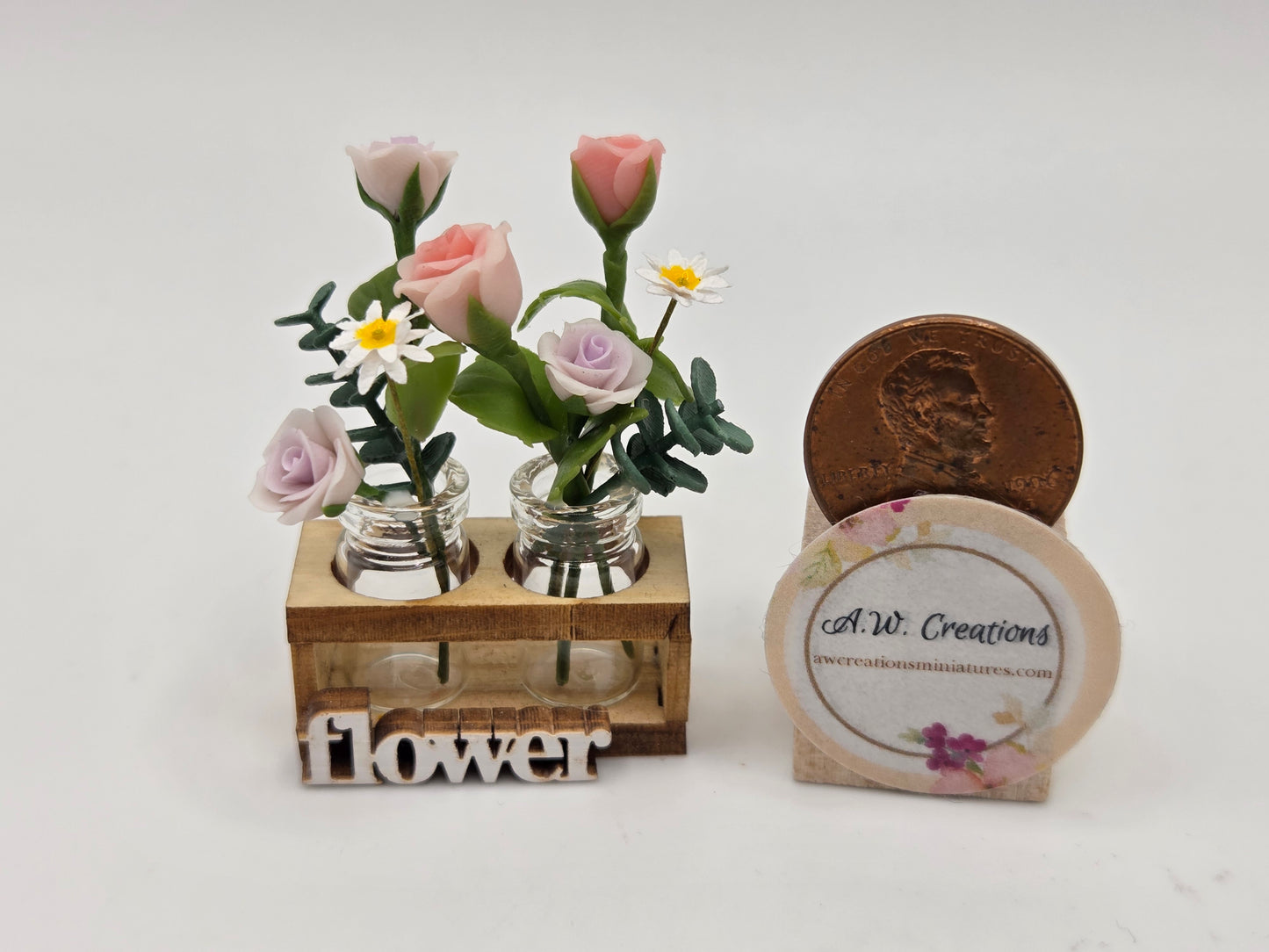 Flower Arrangement - Mixed Roses & Daisies