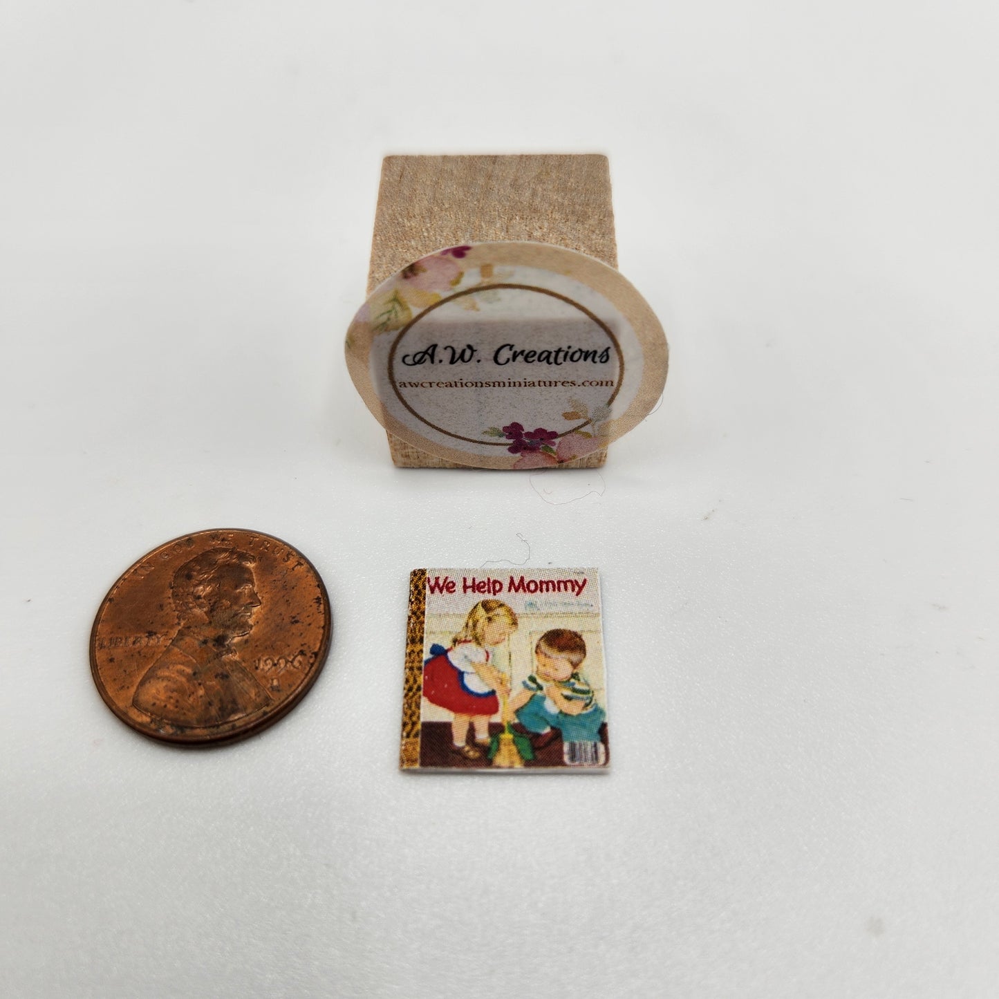 Book - Golden We Help Mommy