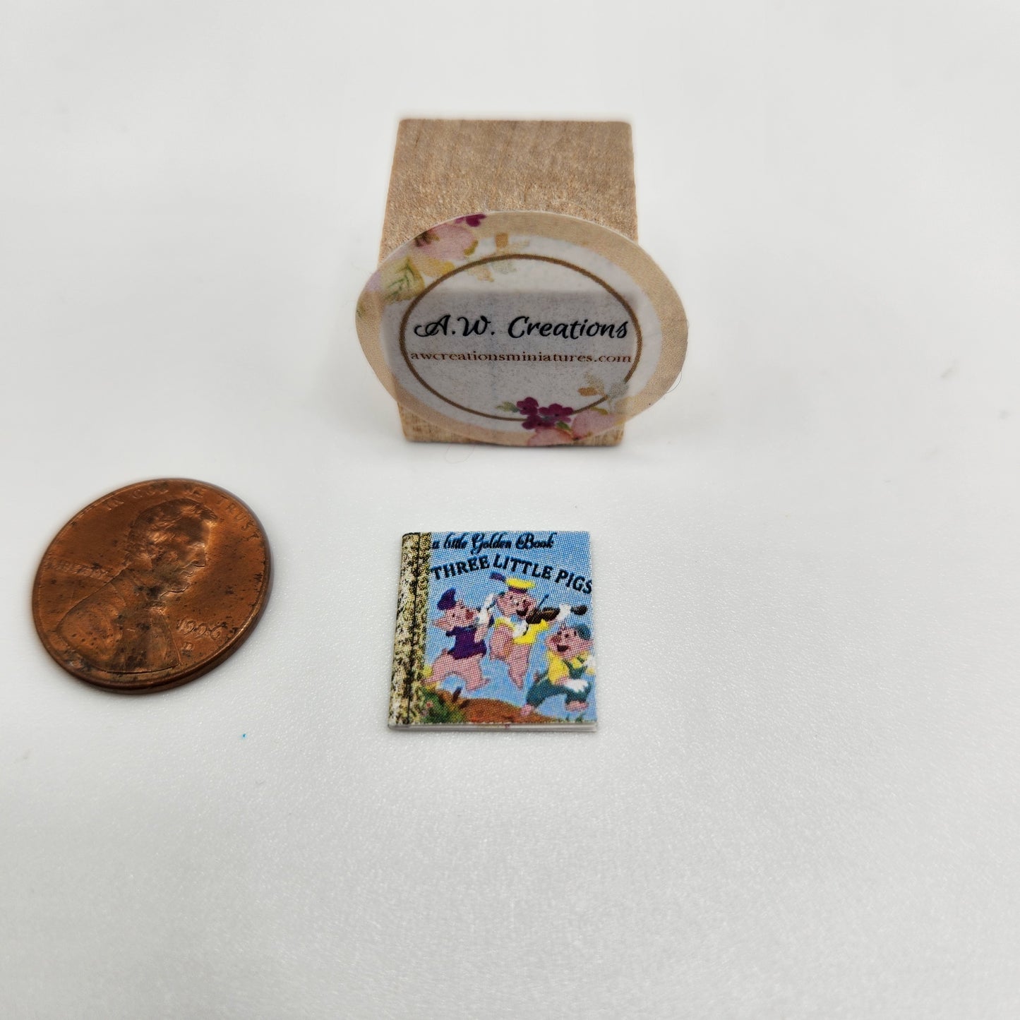 Book - Golden Three Little Pigs