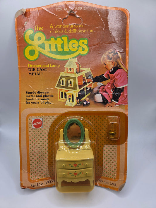 The Littles - Dresser and Lamp