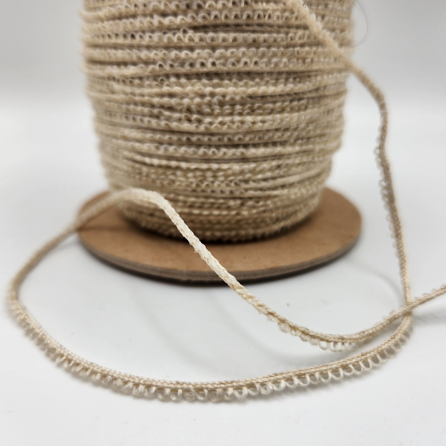 Mini Picot Loop #58021 - Ecru