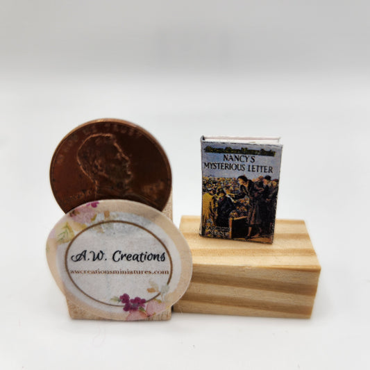 Book - Nancy's Mysterious Letter