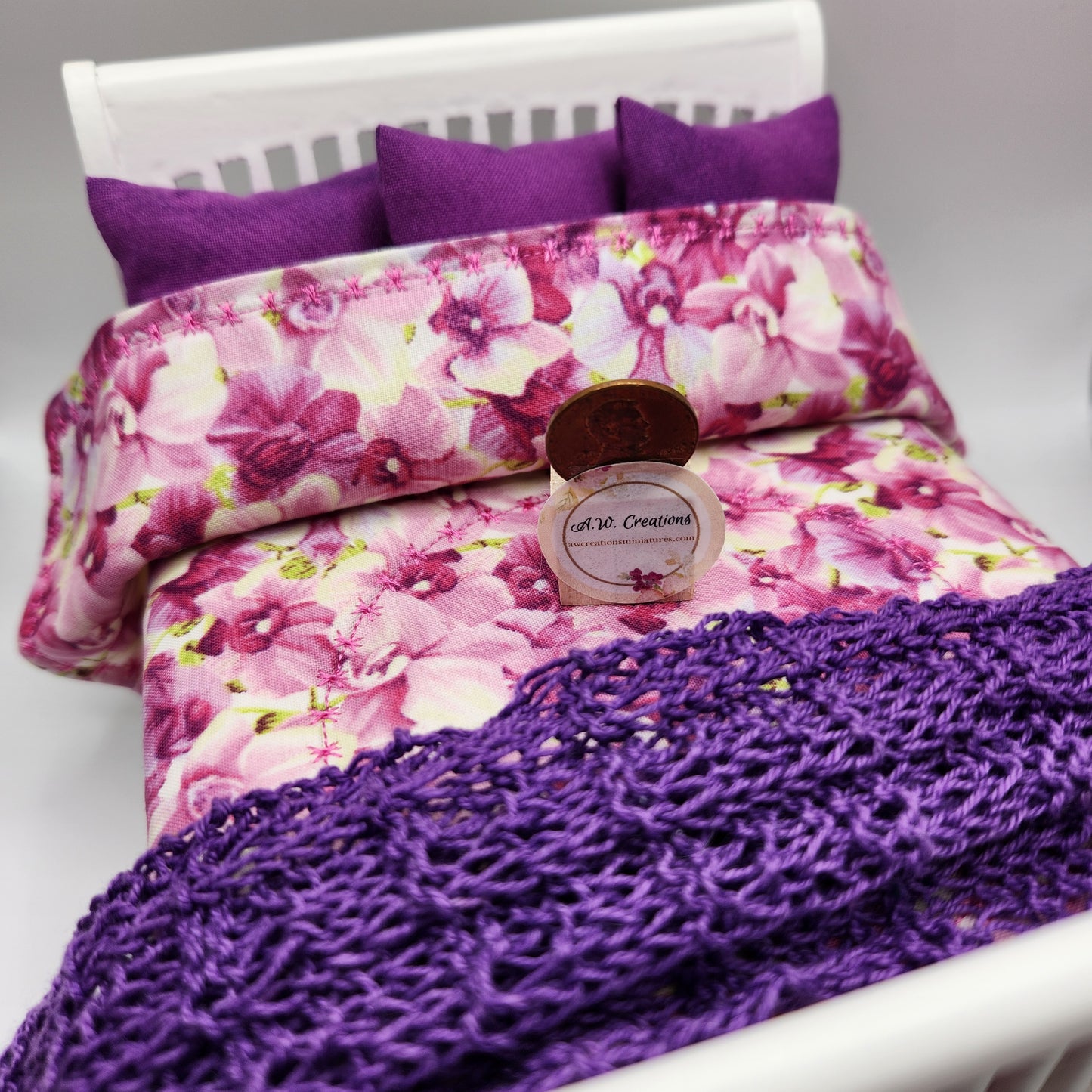 Slat Bed - White with Orchid Decor