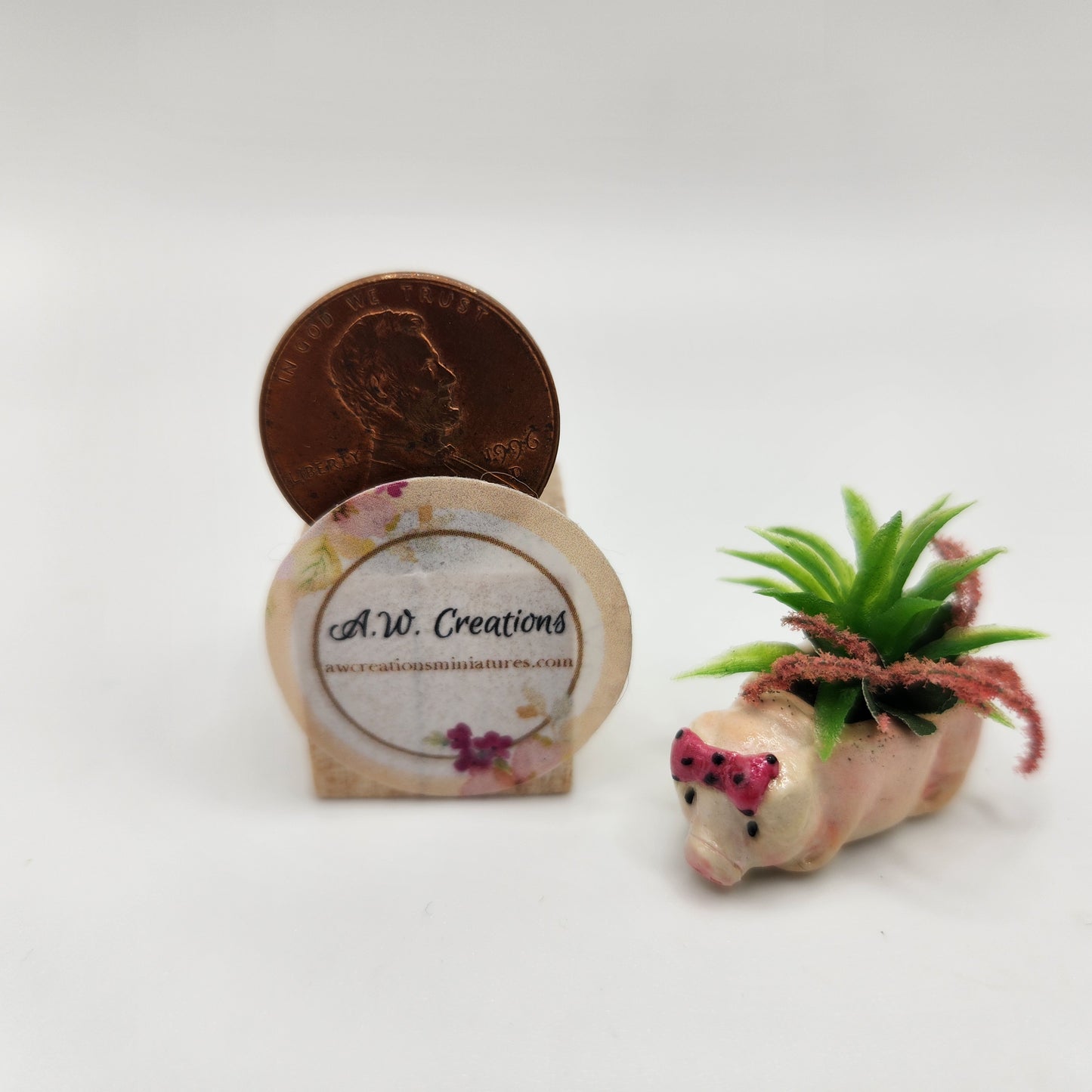 Pink Pig Arrangement
