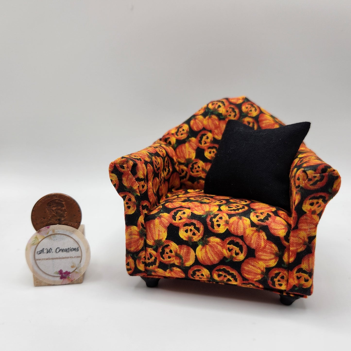 Club Chair - Jack o Lantern Pumpkins