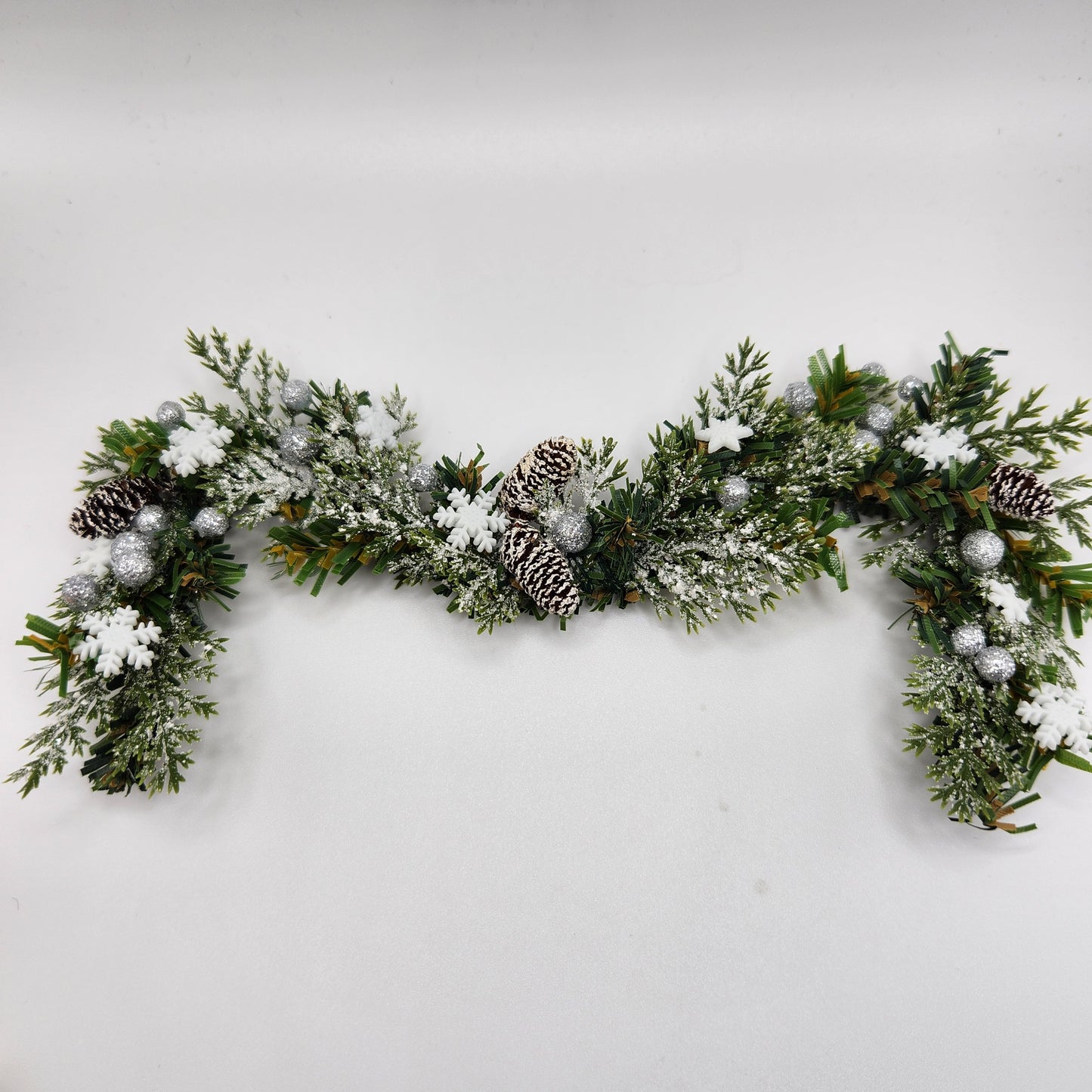 Garland - Silver & White