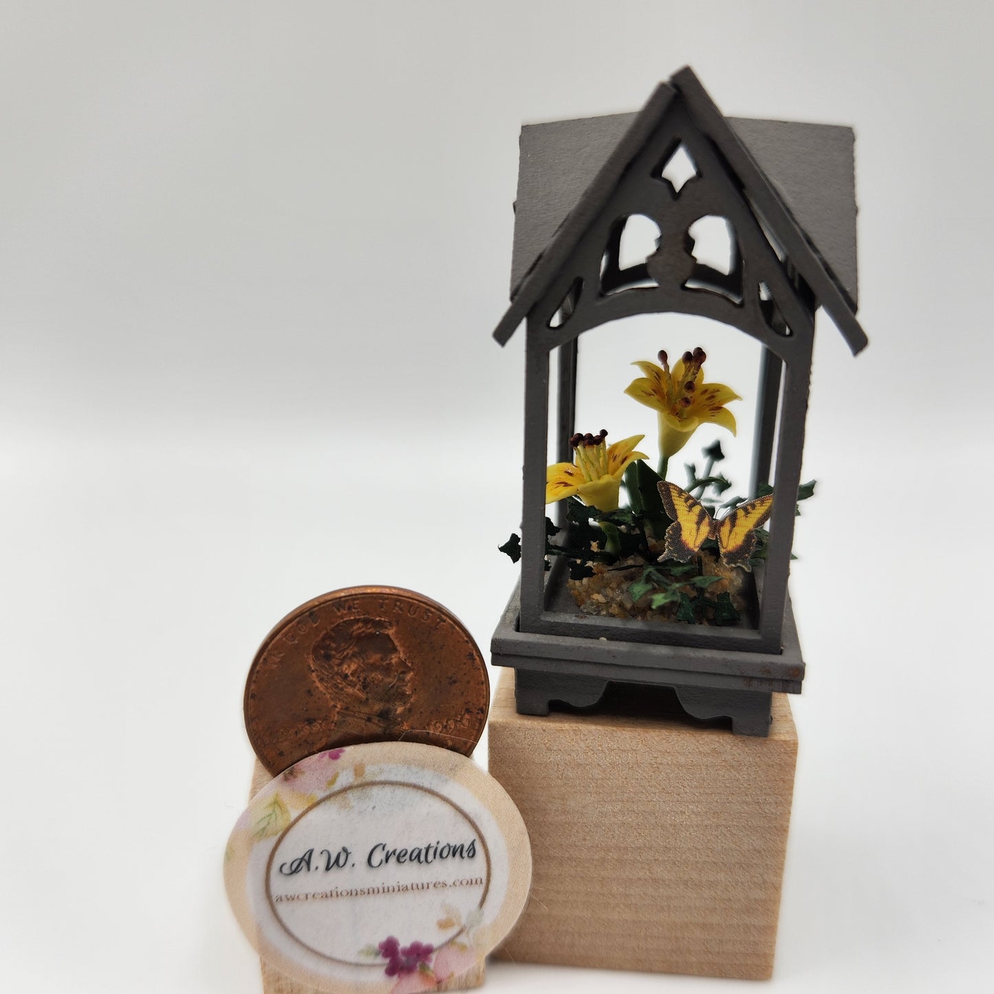 Terrarium - Yellow Lily