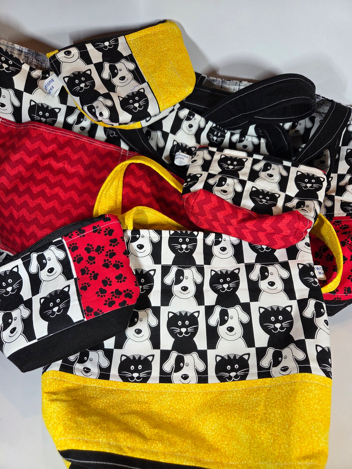 Logo Bag Collection - Cats & Dogs