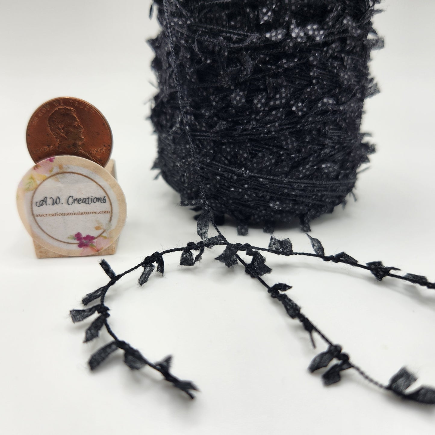 Gradient Yarn - Black