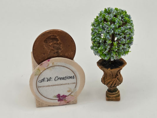 Topiary - Blue 1:24