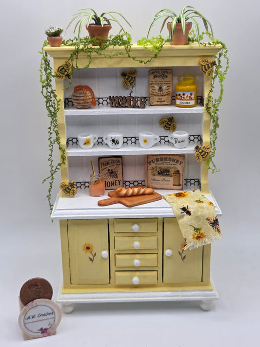Kitchen Hutch - Honey Bee