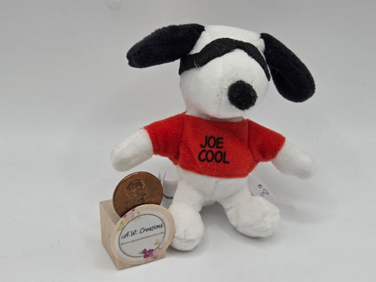 World's Smallest Peanuts Snoopy