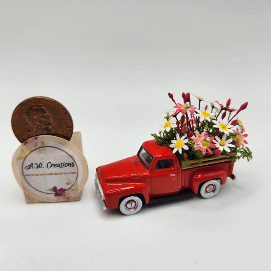 Red Pickup - White & Pink Daisies