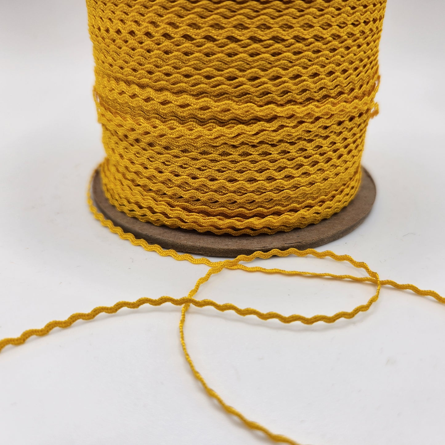 Mini Ric Rac #27147 - Gold