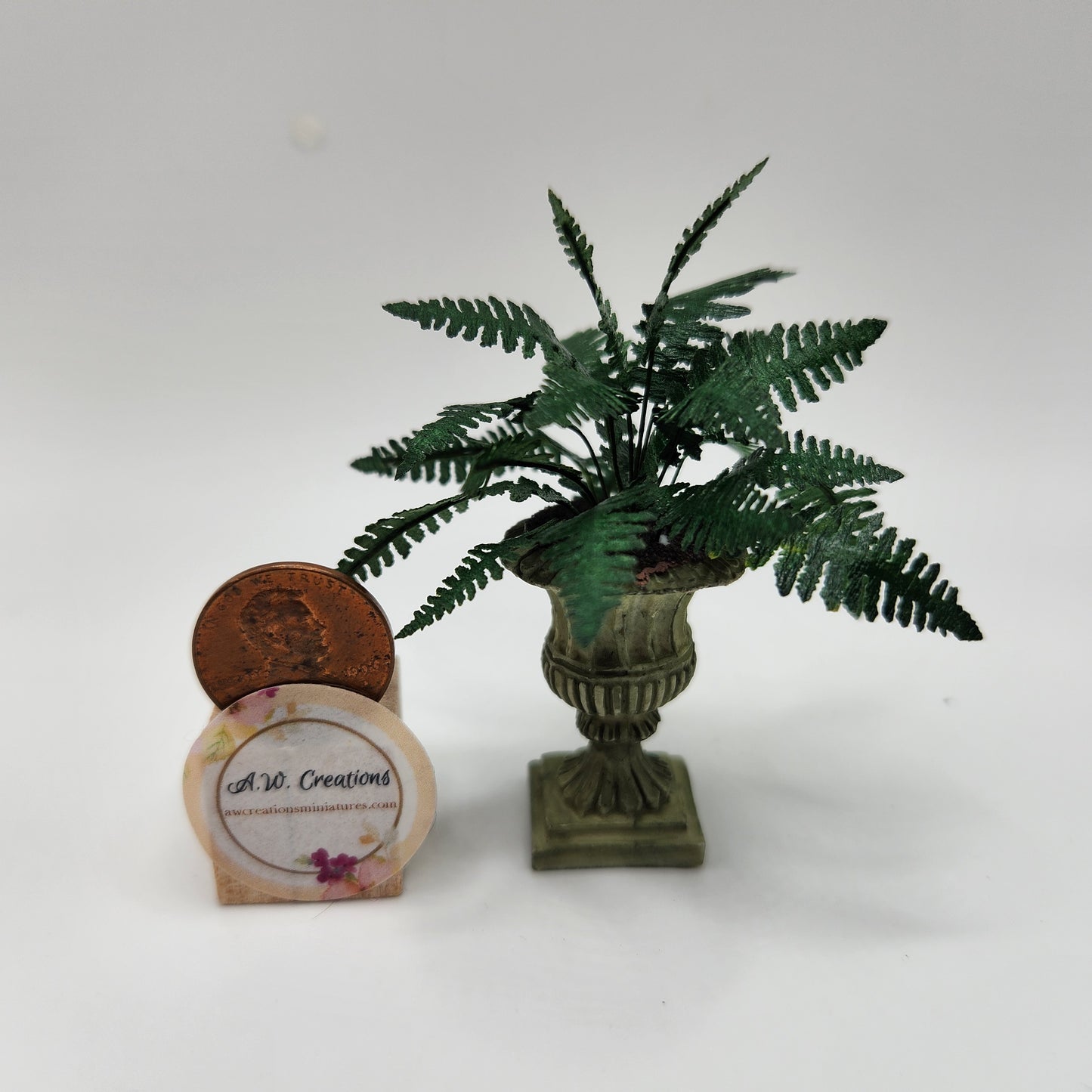 Ruffle Fern in Pedestal Planter