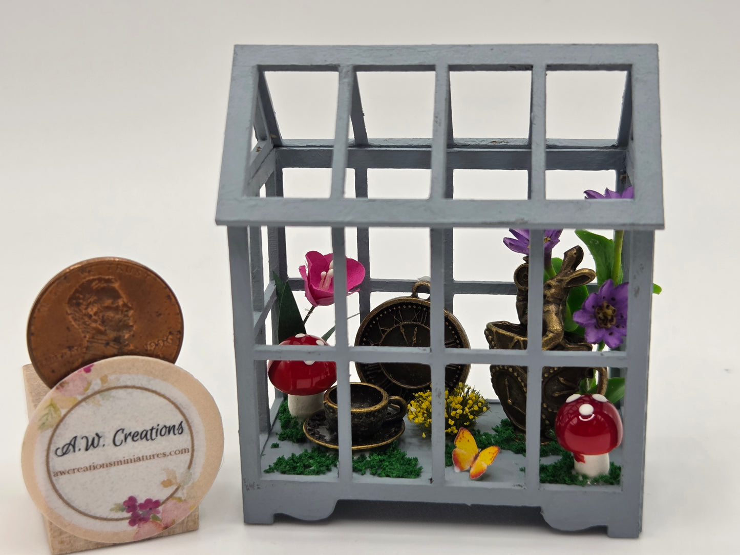 Large Terrarium - Alice in Wonderland Theme