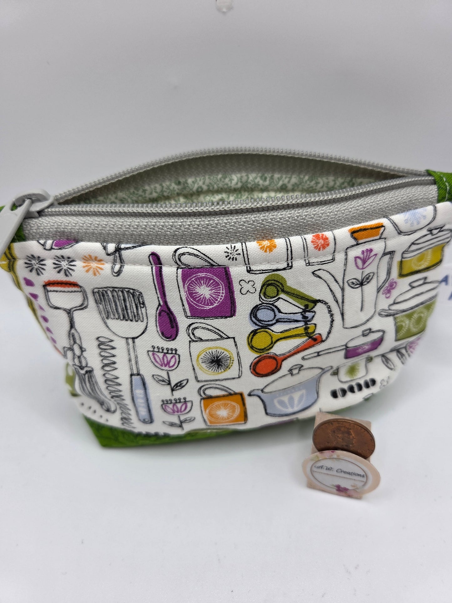 Logo Zipper Bag - Green Kitchen