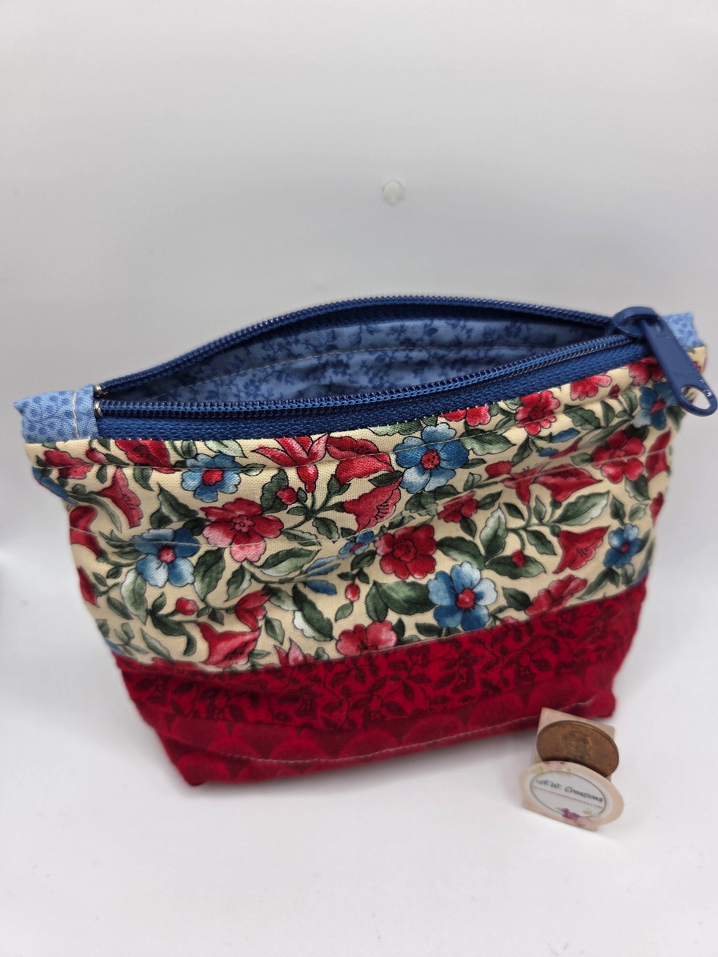 Logo Zipper Bag - Red & Blue Floral